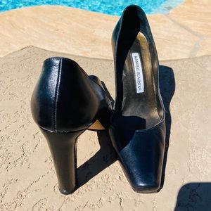 Manolo Blahnik black pumps
